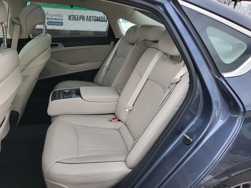 Hyundai Genesis 3.8 V6 315 KC 4X4 102939 KM НОВ ВНОС ИТАЛИЯ !!!, снимка 13 - Автомобили и джипове - 48041999