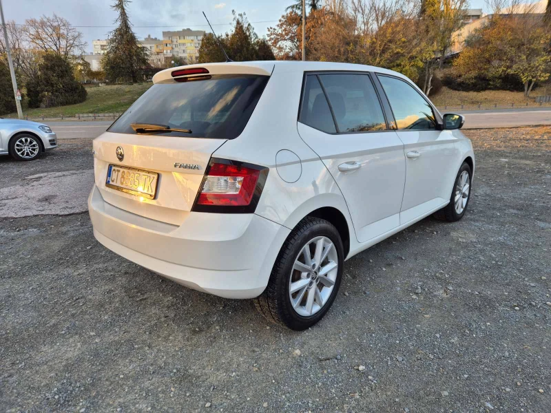 Skoda Fabia 1.0i MPI, снимка 5 - Автомобили и джипове - 48275845