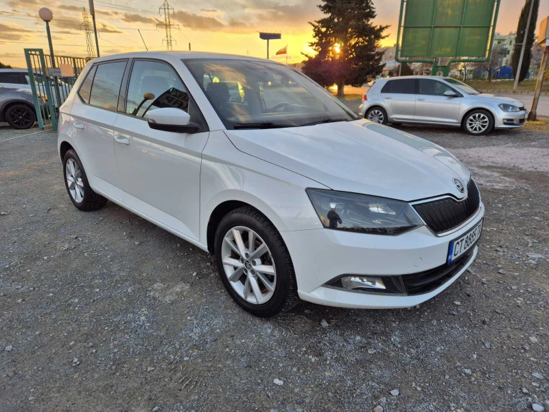 Skoda Fabia 1.0i MPI, снимка 7 - Автомобили и джипове - 48275845