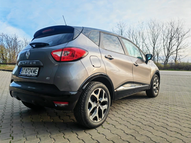 Renault Captur 1.5dciNaviLED, снимка 10 - Автомобили и джипове - 52725744