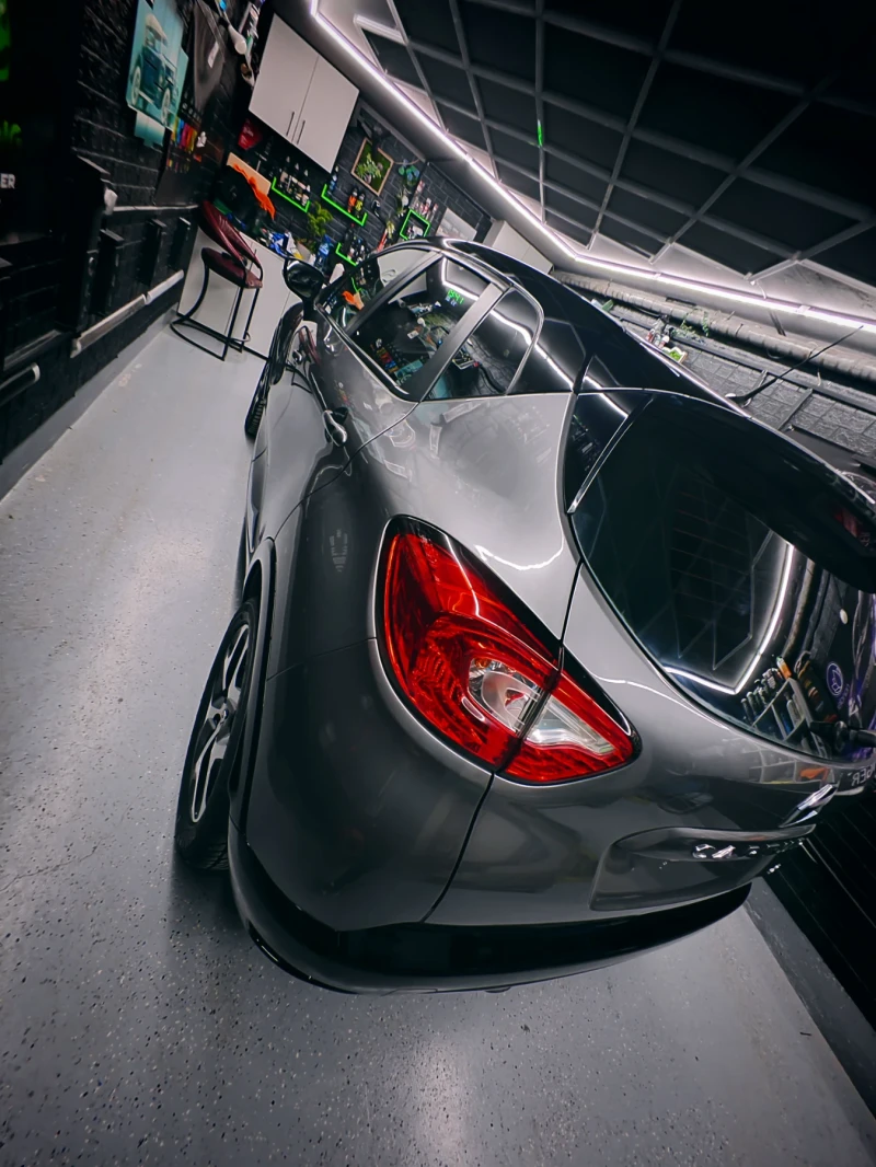 Renault Captur 1.5dciNaviLED, снимка 4 - Автомобили и джипове - 52725744