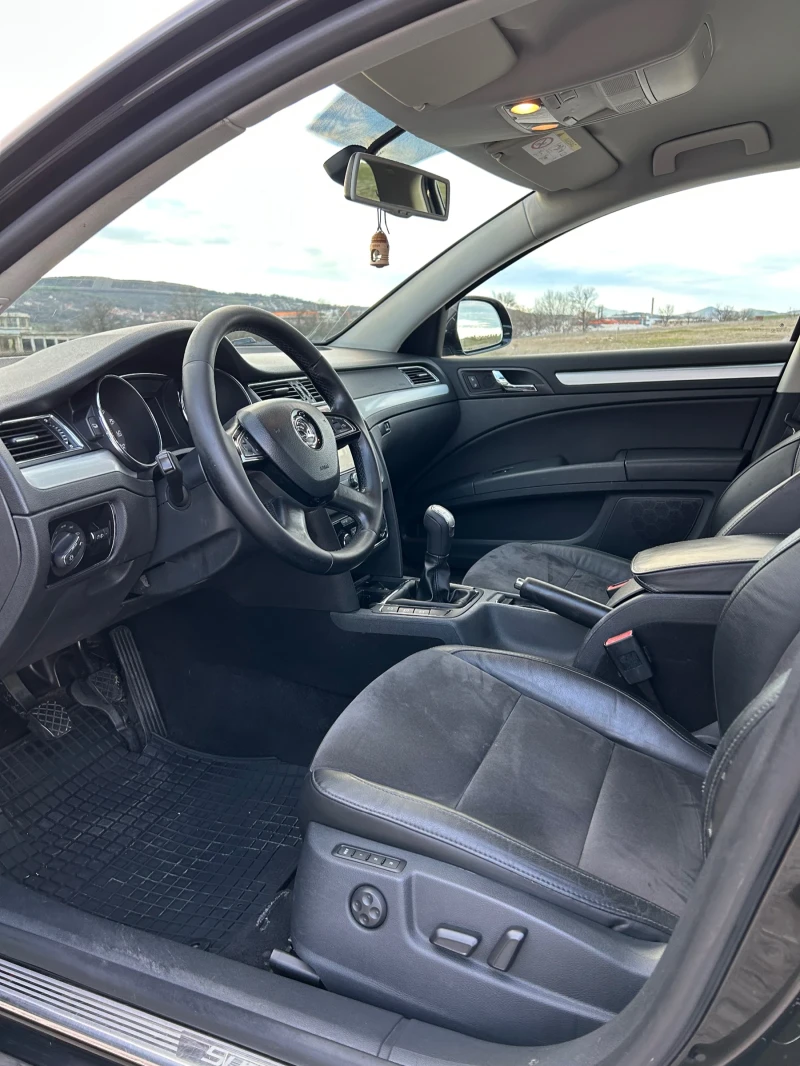 Skoda Superb 1.6 TDi, снимка 12 - Автомобили и джипове - 53047105