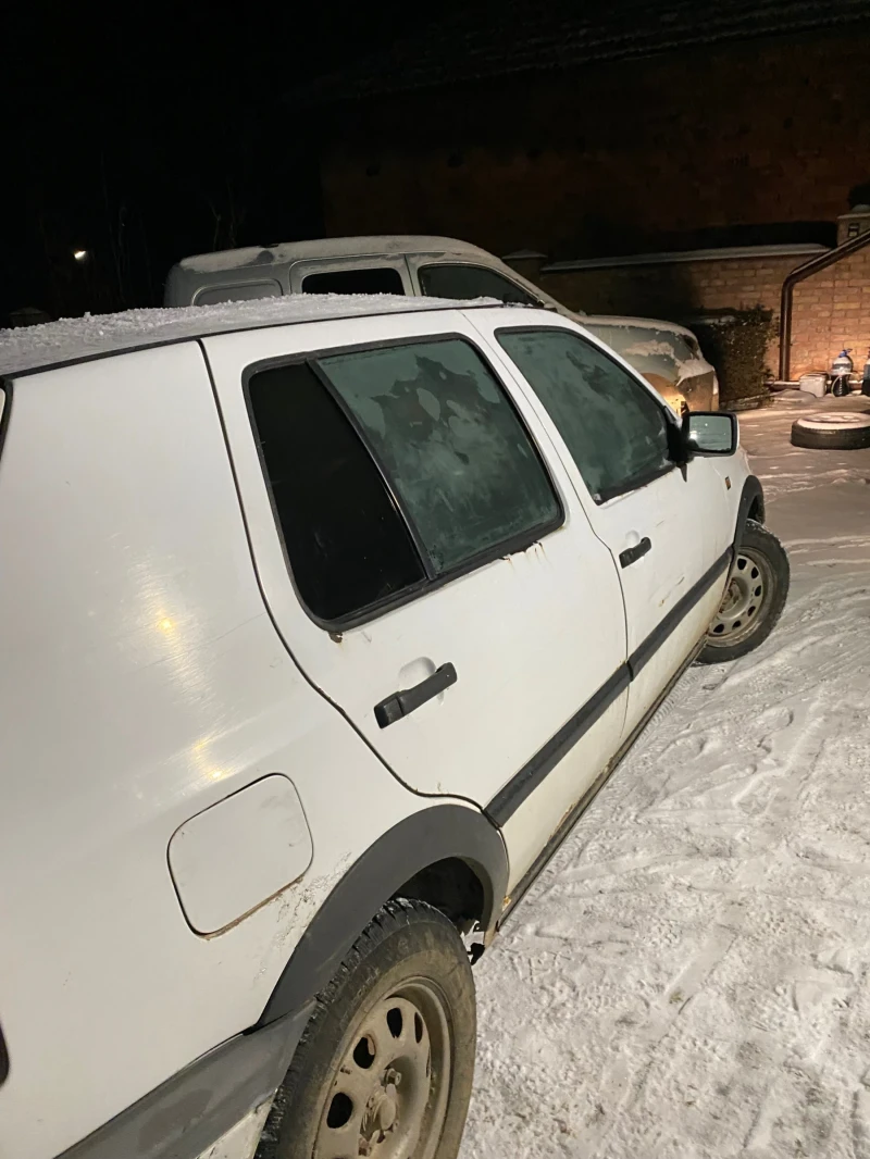 VW Golf, снимка 4 - Автомобили и джипове - 53239530