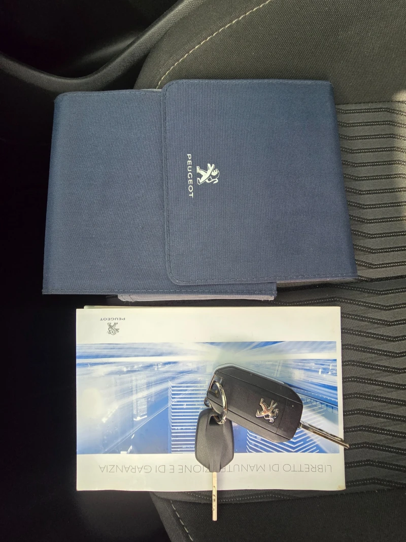 Peugeot 308 1.6 HDI * 120к.с., снимка 15 - Автомобили и джипове - 53239762