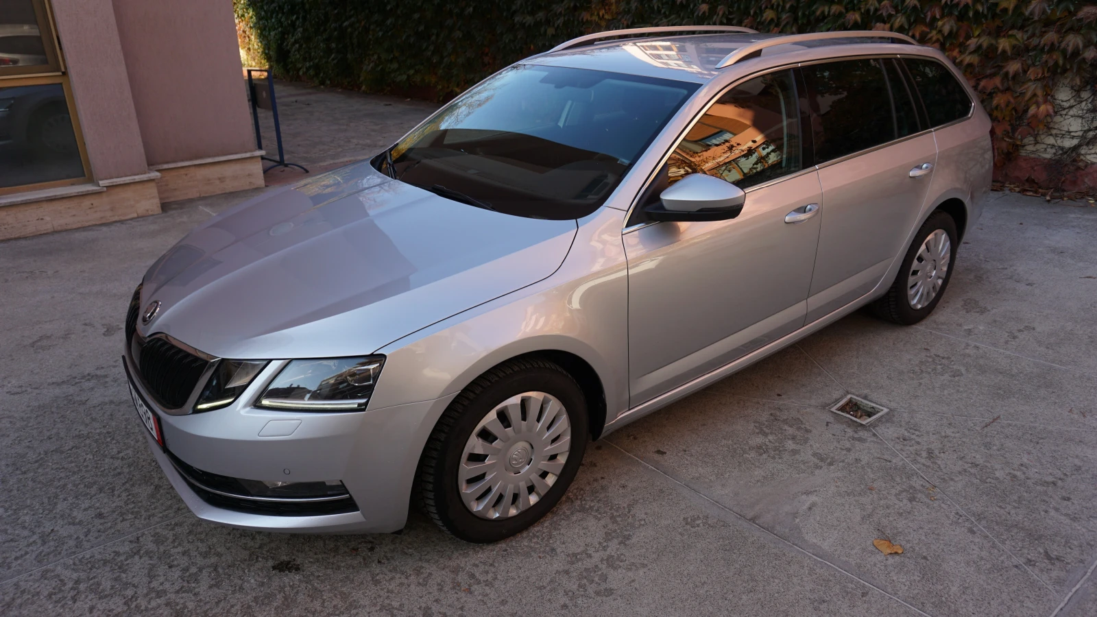 Skoda Octavia 2.0 DSG Premium/Led/Distronic - изображение 3