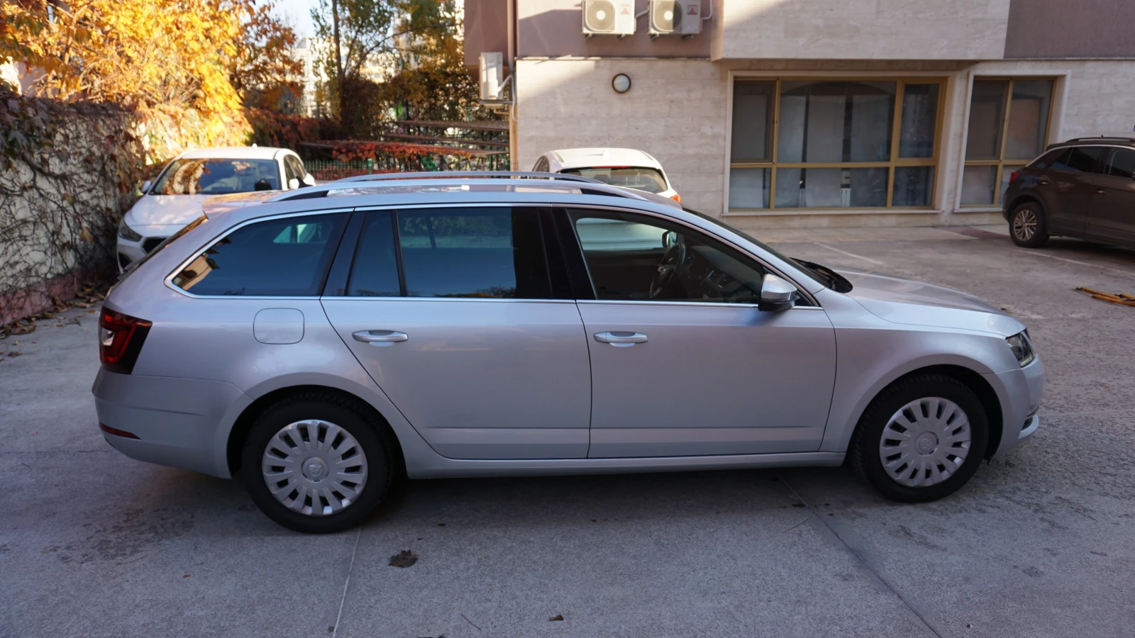 Skoda Octavia 2.0 DSG Premium/Led/Distronic - изображение 8