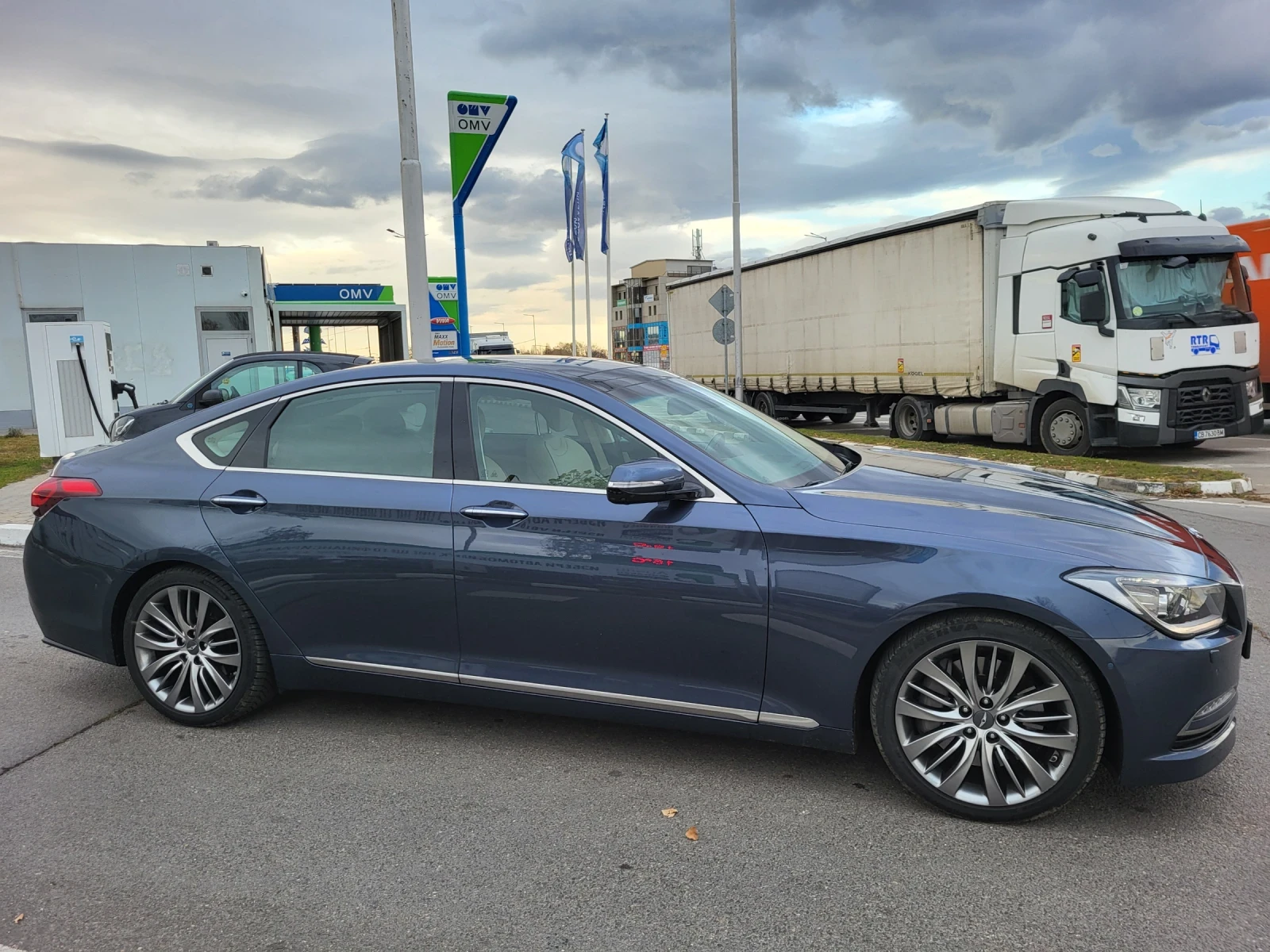 Hyundai Genesis 3.8 V6 315 KC 4X4 102939 KM НОВ ВНОС ИТАЛИЯ !!! - изображение 4