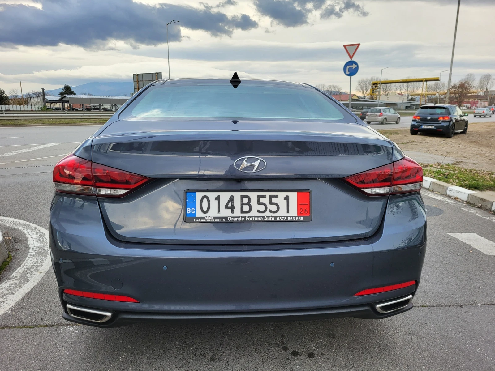 Hyundai Genesis 3.8 V6 315 KC 4X4 102939 KM НОВ ВНОС ИТАЛИЯ !!! - изображение 6