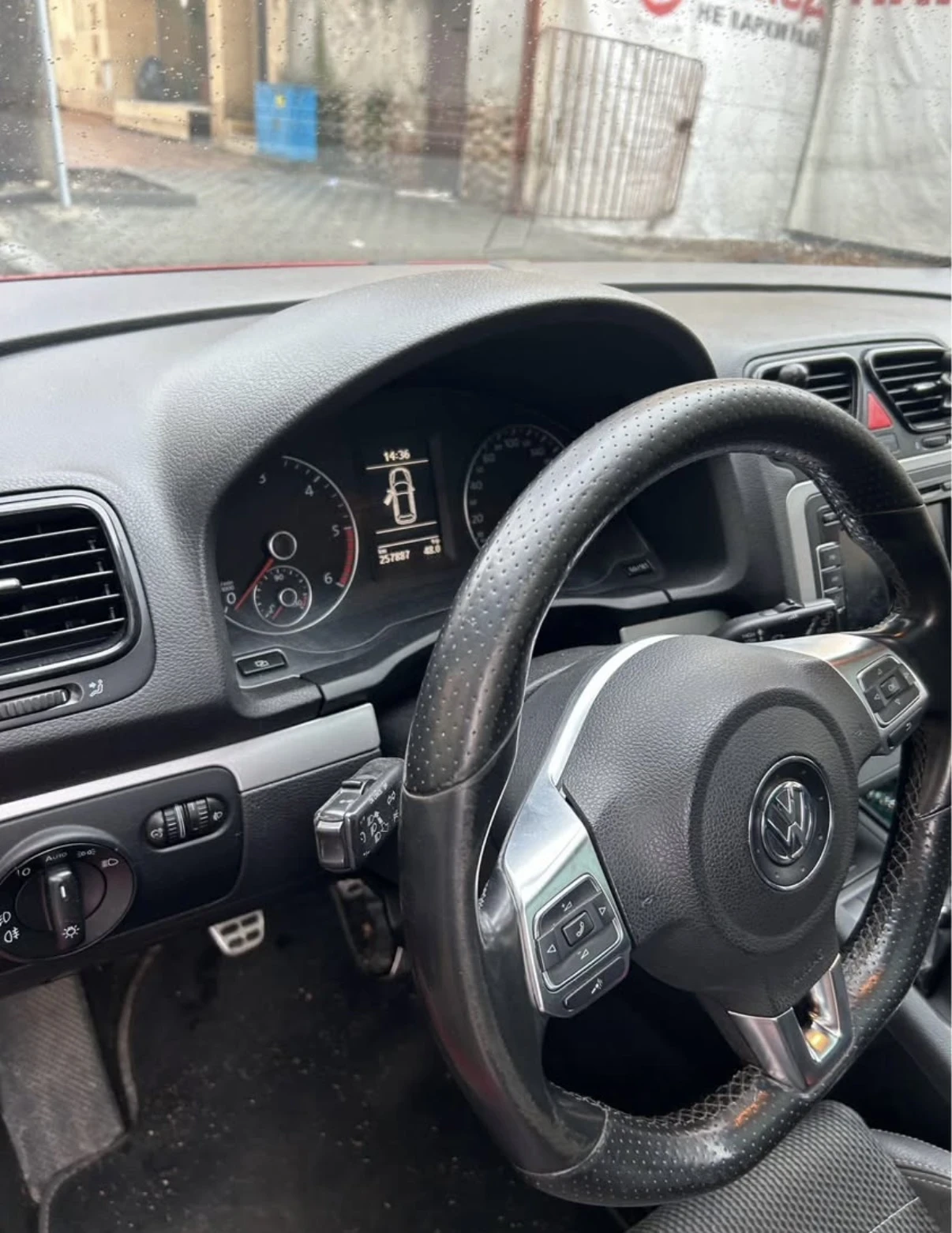 VW Scirocco R-Line 2.0TDI Panorama - изображение 10