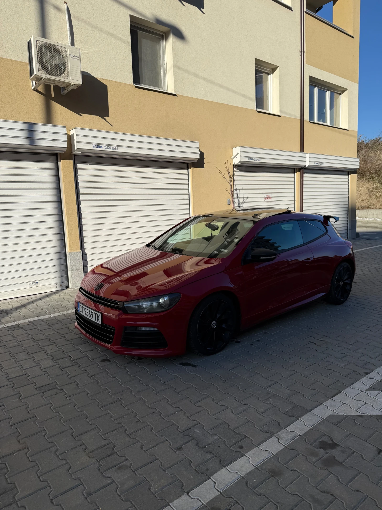 VW Scirocco R-Line 2.0TDI Panorama - изображение 3