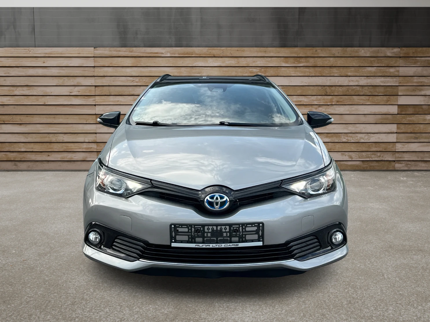 Toyota Auris Hybrd LUNA Уникално запазен - изображение 2