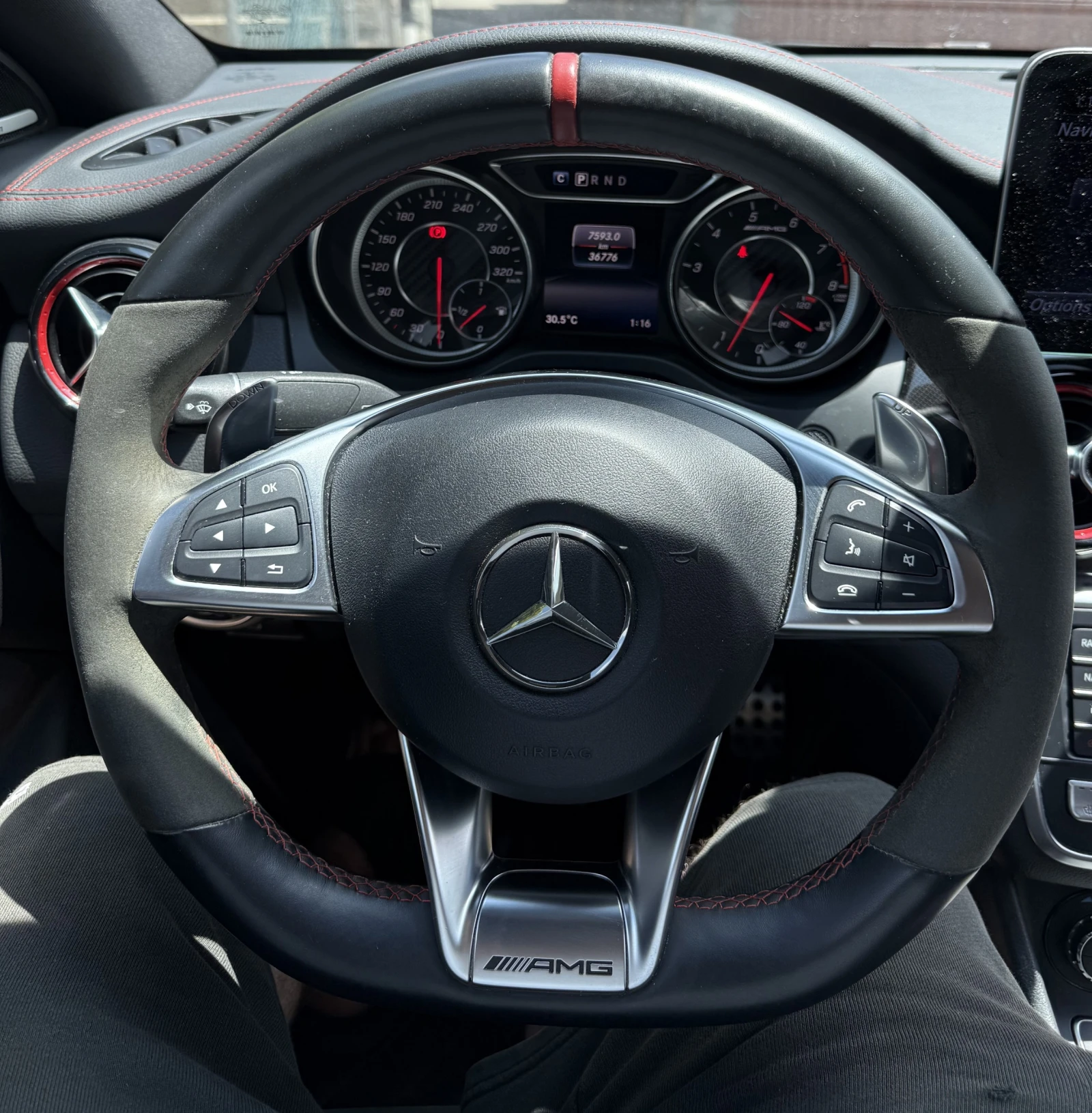 Mercedes-Benz CLA 45 AMG * ЦЕНА ДО БЪЛГАРИЯ * (CARFAX) - изображение 10