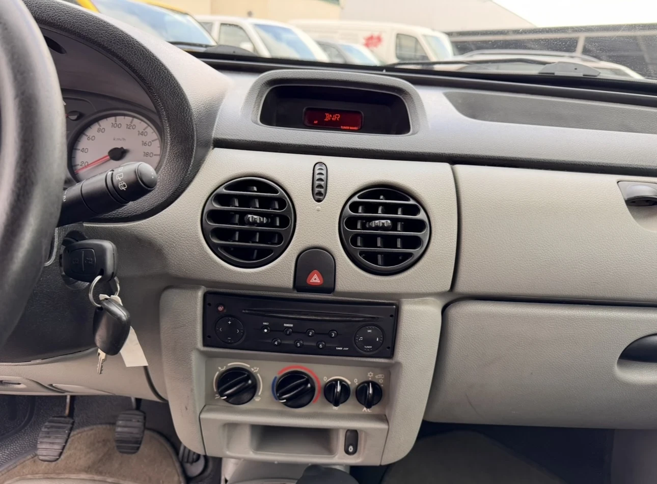 Renault Kangoo 1.6i / 4x4 / ПЪЛНА СЕРВИЗНА ИСТОРИЯ ! - изображение 8