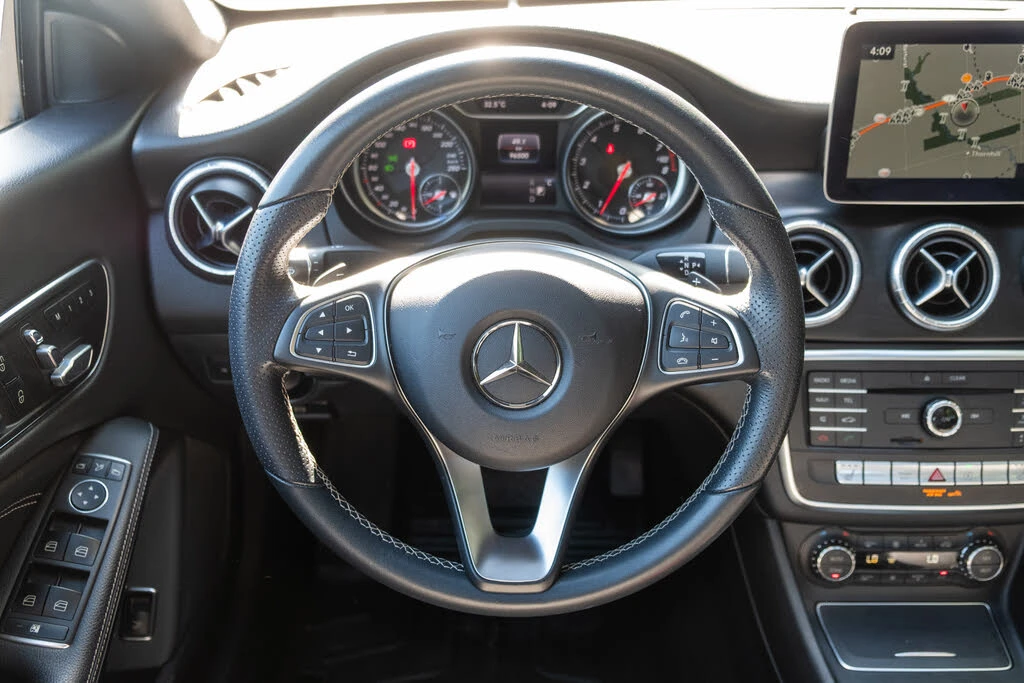 Mercedes-Benz CLA 250 4MATIC AMG* CARPLAY* CAM* BLINDSPOT* KEYLESS*  - изображение 9