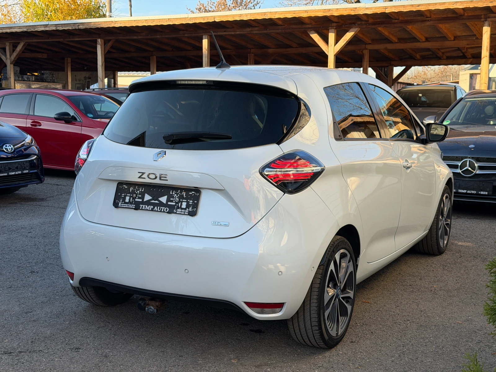 Renault Zoe 52kWh/136k.c* СЕРВИЗНА КНИЖКА С ПЪЛНА ИСТОРИЯ  - изображение 4