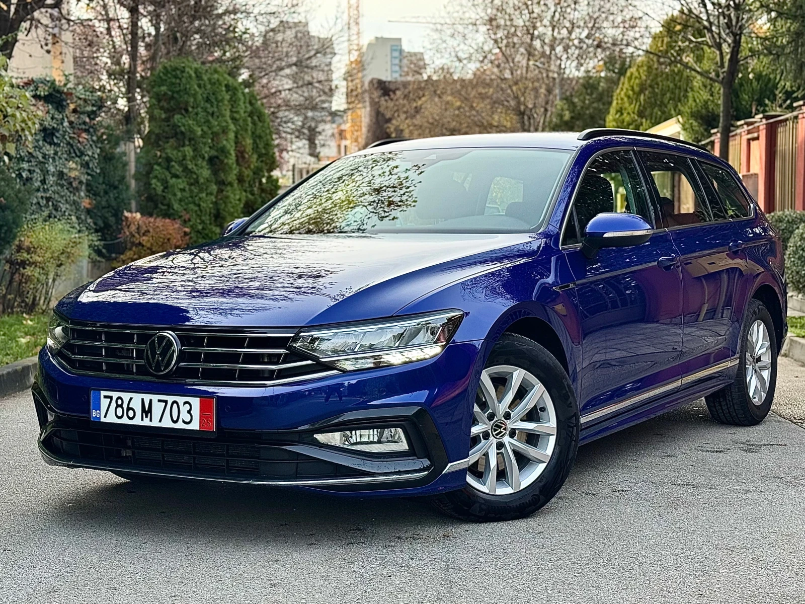 VW Passat 2.0TDI* R LINE * 115 000 .* ACC*  | Mobile.bg   3
