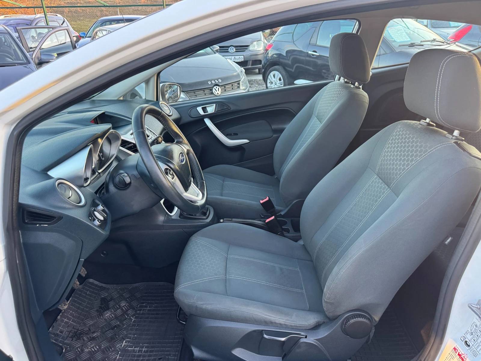 Ford Fiesta 1.6 tdci, снимка 9 - Автомобили и джипове - 53829892