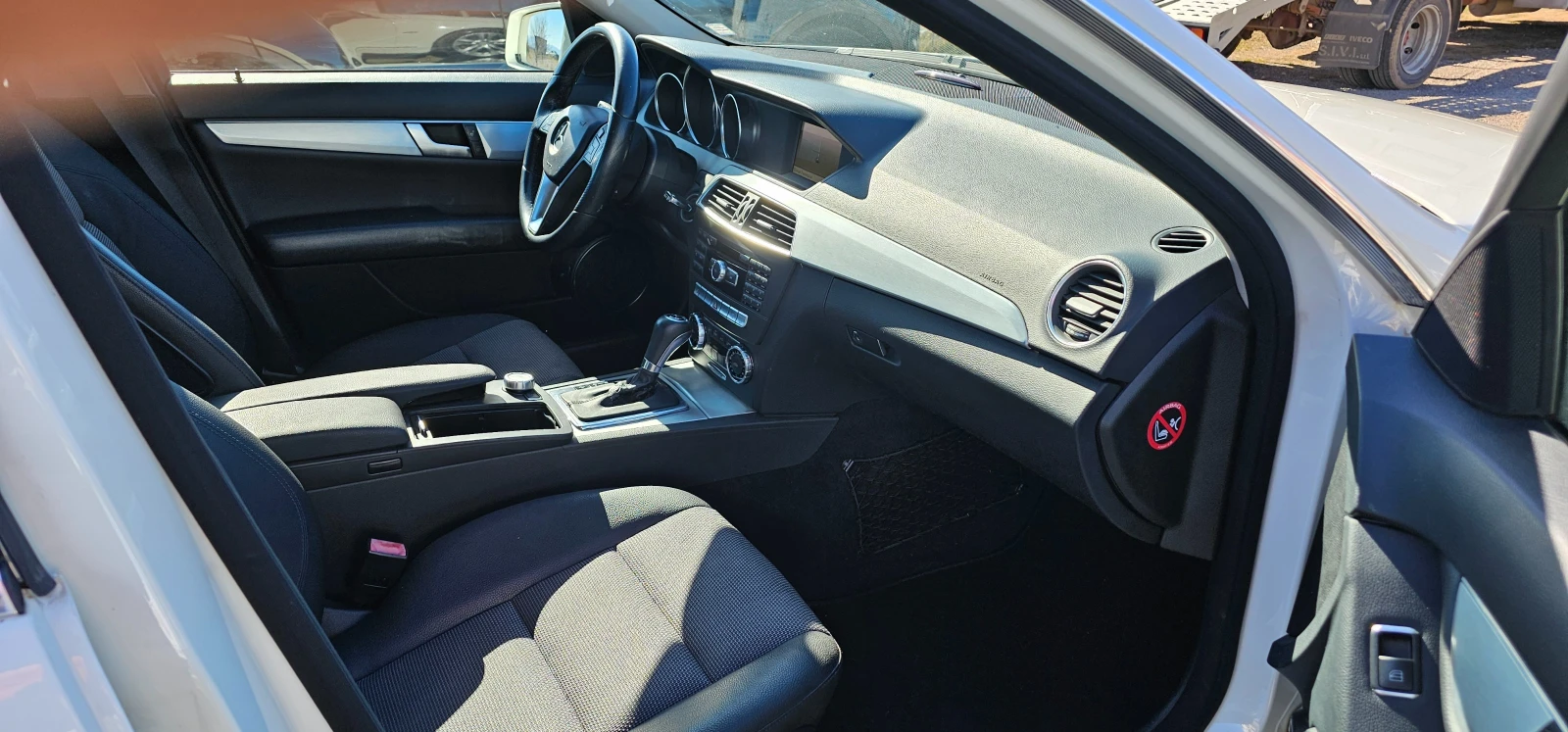 Mercedes-Benz C 220 cdi Авангард фейслифт, снимка 17 - Автомобили и джипове - 53924740