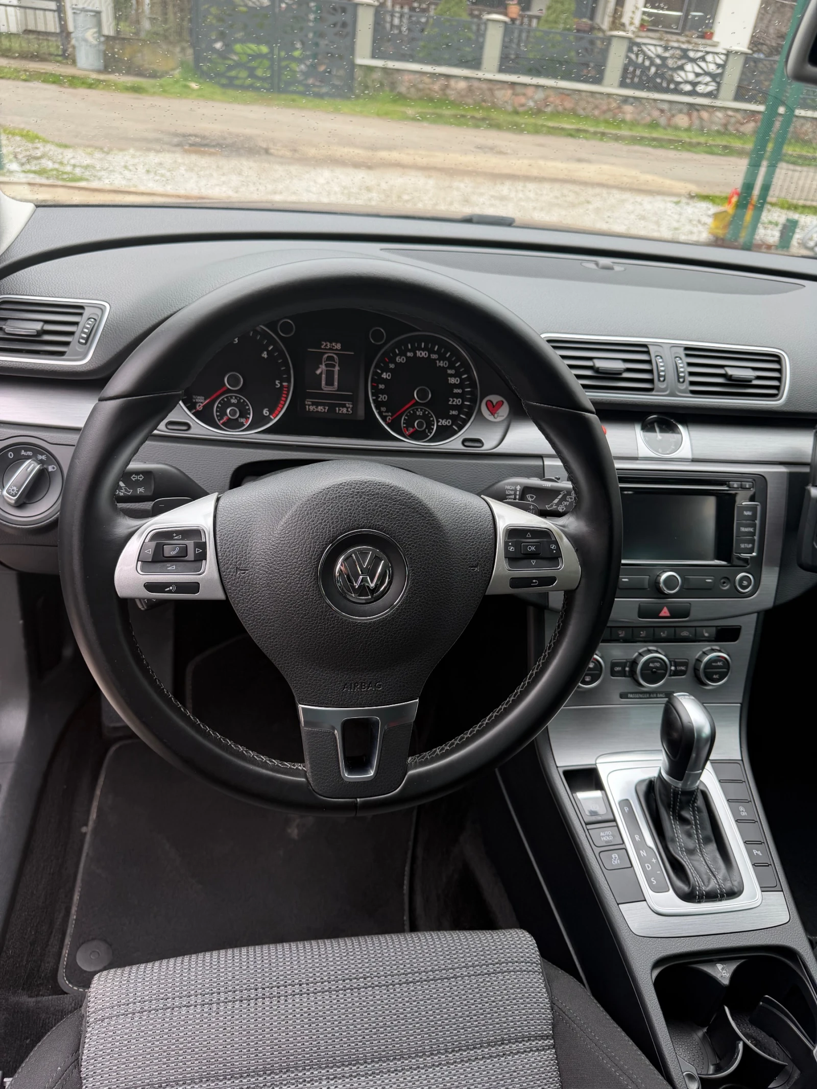 VW Passat 2.0TDI HIGHLINE ITALY ТОП СЪСТОЯНИЕ! , снимка 9 - Автомобили и джипове - 54087957