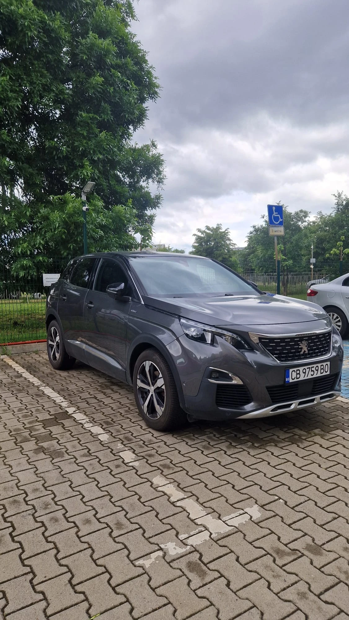 Peugeot 3008 EAT8, GT Line, история в Пежо, снимка 2 - Автомобили и джипове - 54657305
