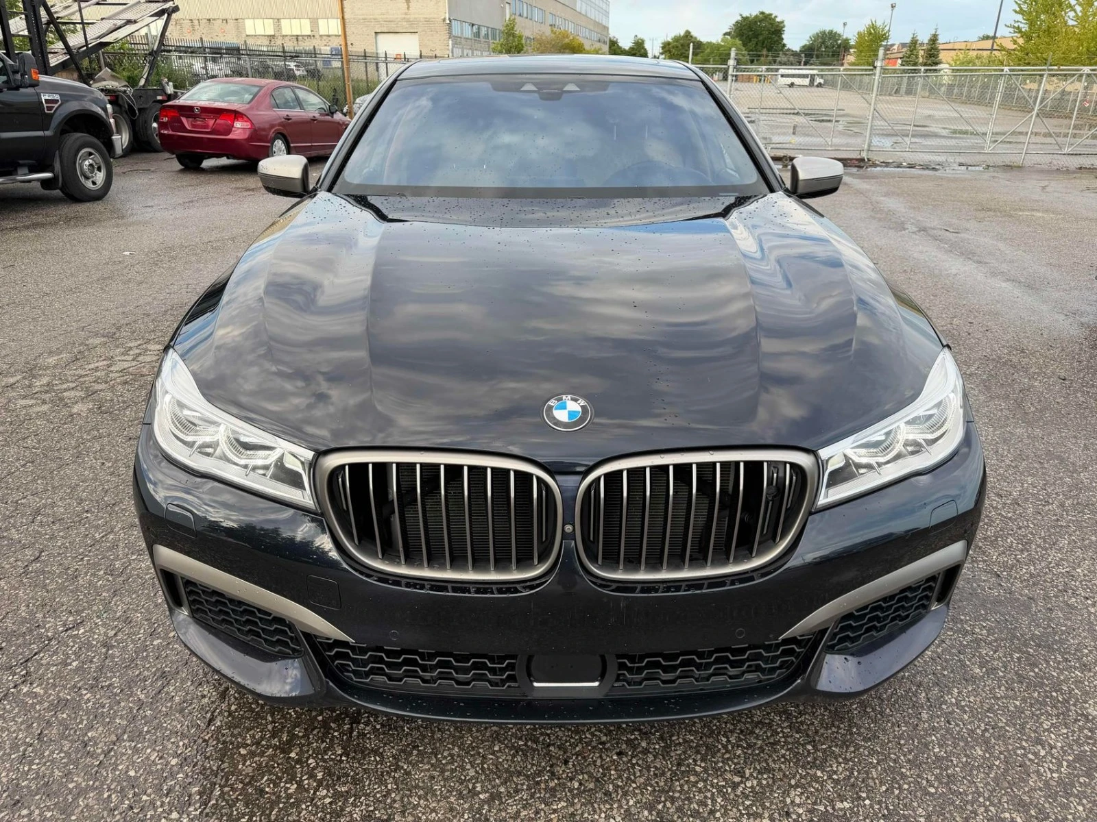 BMW 760 M760Li xDrive Автокредит Цена до България, снимка 2 - Автомобили и джипове - 55475334