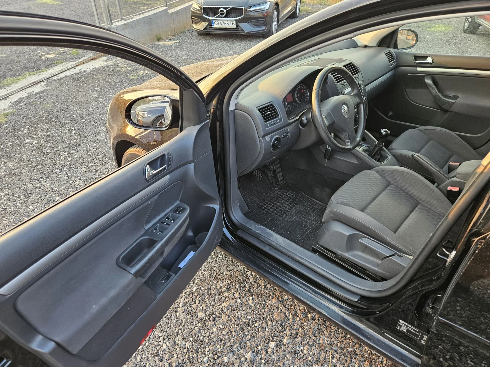VW Golf 1.9 TDI, снимка 9 - Автомобили и джипове - 55768495