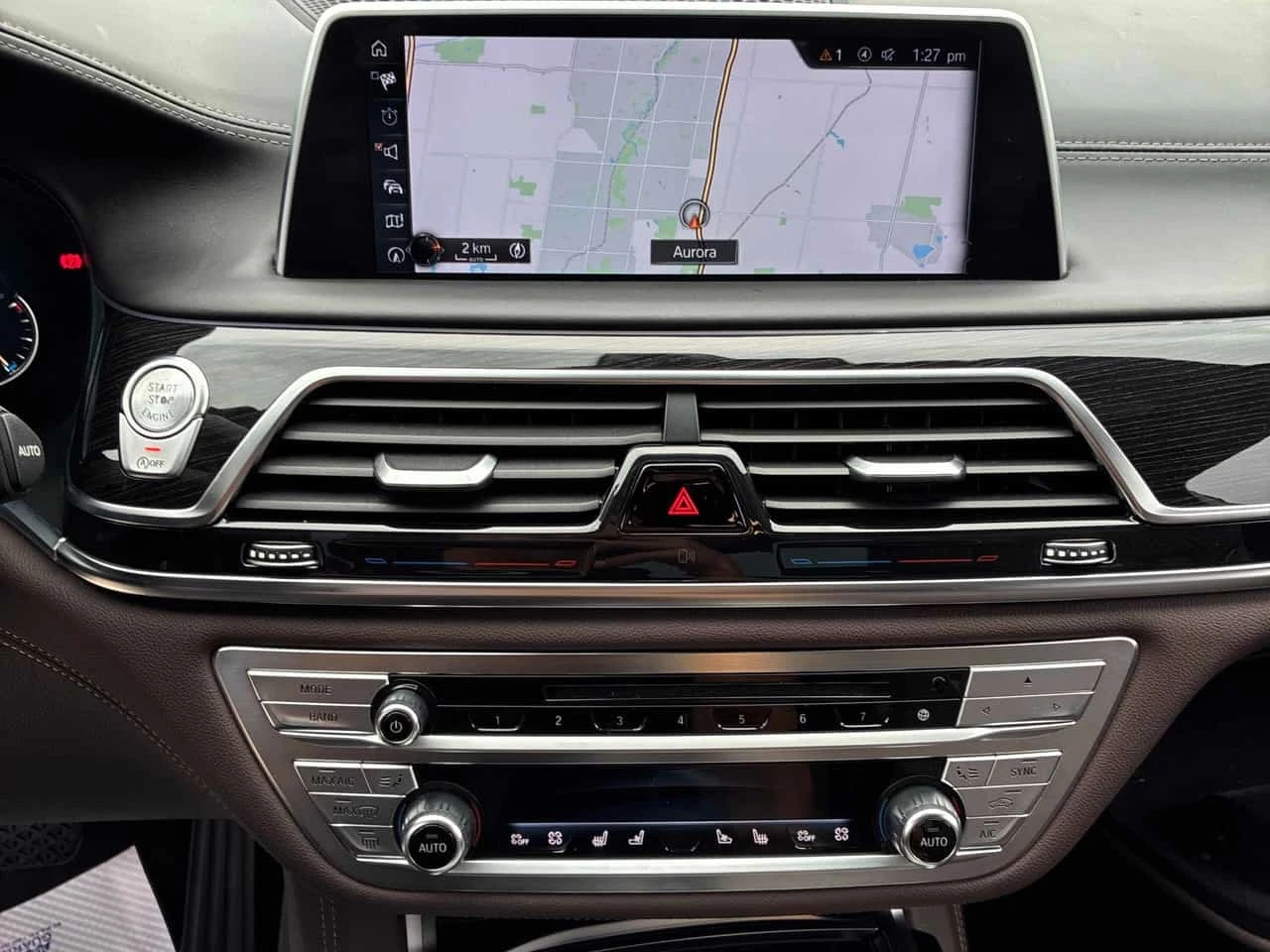 BMW 750 * 750i xDrive * CARFAX * БЕЗ ПЪРВОНАЧАЛНА ВНОСКА, снимка 9 - Автомобили и джипове - 55783053