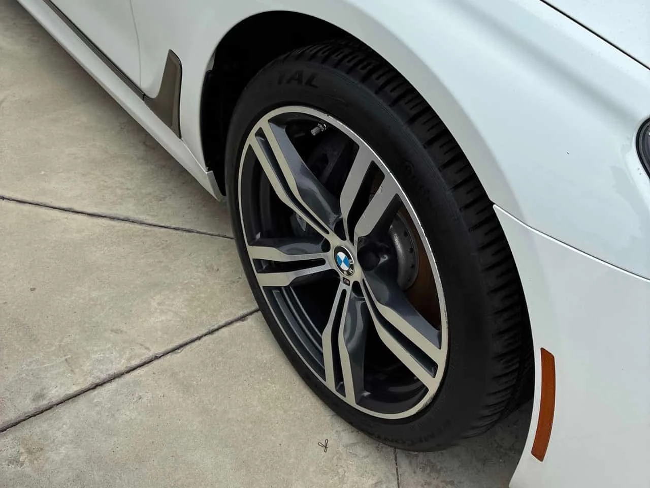 BMW 750 * 750i xDrive * CARFAX * БЕЗ ПЪРВОНАЧАЛНА ВНОСКА, снимка 7 - Автомобили и джипове - 55783053