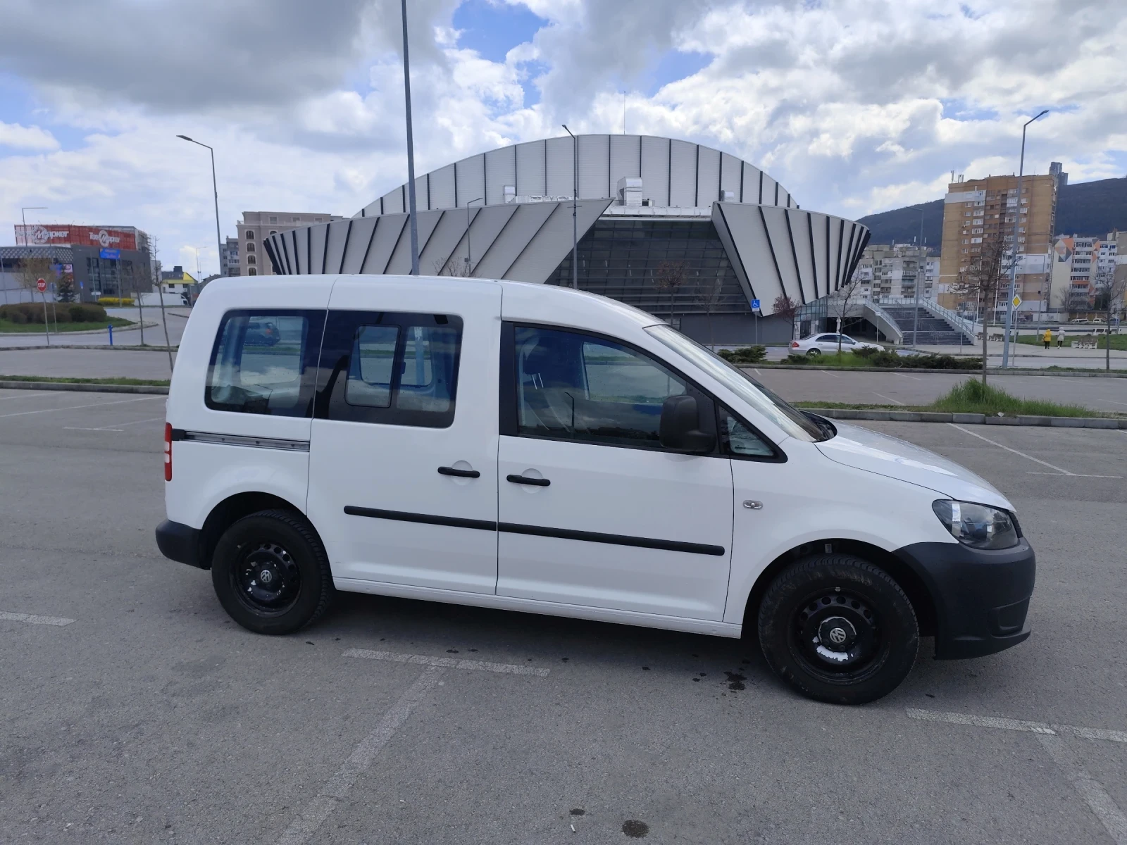 VW Caddy 1.6 tdi navi , снимка 4 - Автомобили и джипове - 55852037