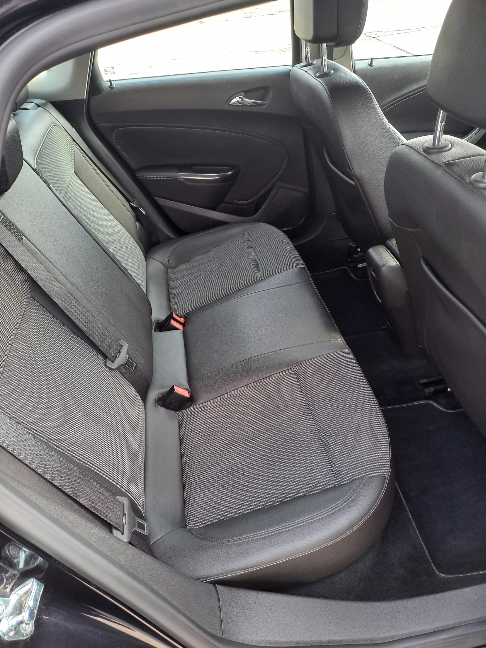 Opel Astra, снимка 11 - Автомобили и джипове - 56049554