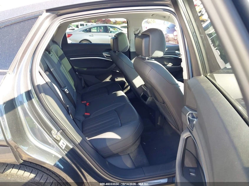 Audi E-Tron Sportback Premium Plus Quattro, снимка 8 - Автомобили и джипове - 56618862