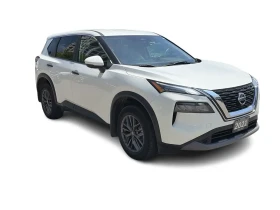 Nissan Rogue S AWD finished in Glacier White on Graphite cloth , снимка 4