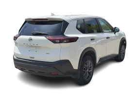 Nissan Rogue S AWD finished in Glacier White on Graphite cloth , снимка 11