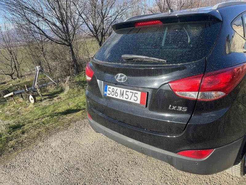 Hyundai IX35 1.7, снимка 4 - Автомобили и джипове - 44099090