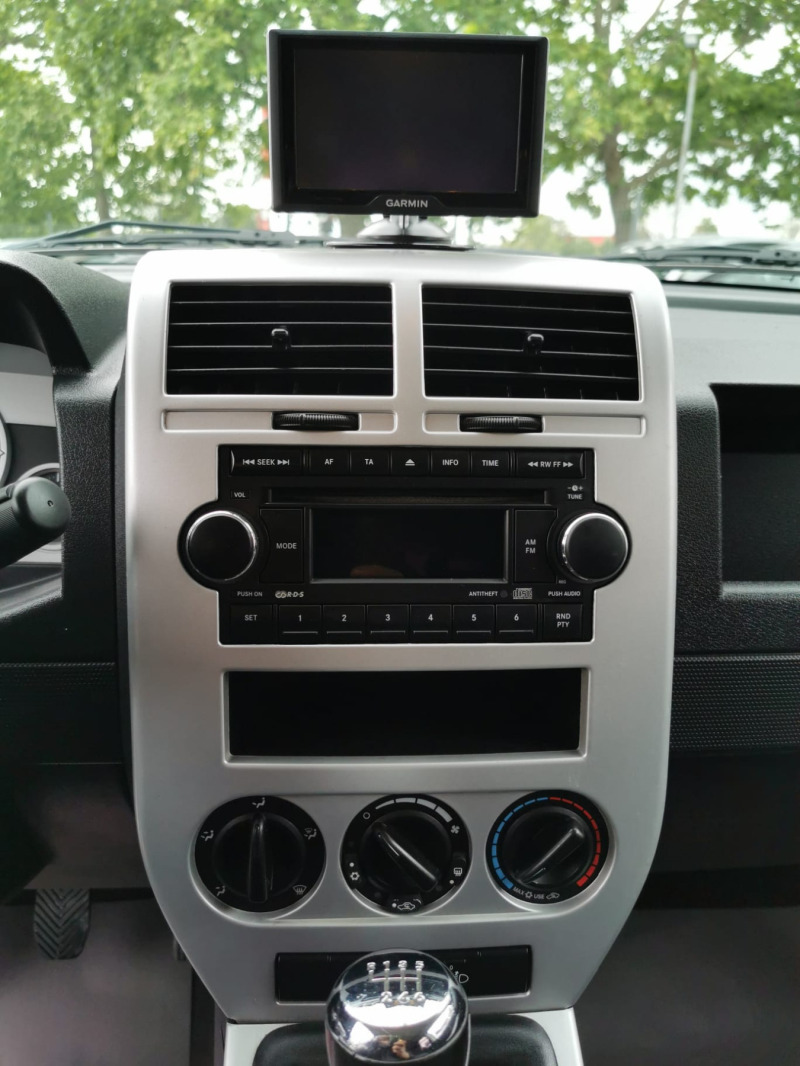 Jeep Compass 2.0 CRDI 4X4, снимка 9 - Автомобили и джипове - 45792119