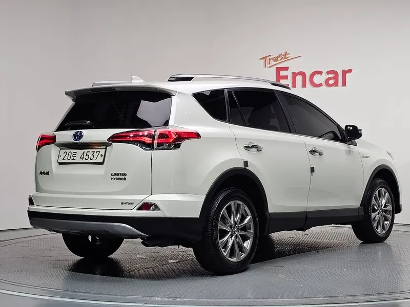 Toyota Rav4 2.5 4Wd Hybrid, снимка 2 - Автомобили и джипове - 55748629