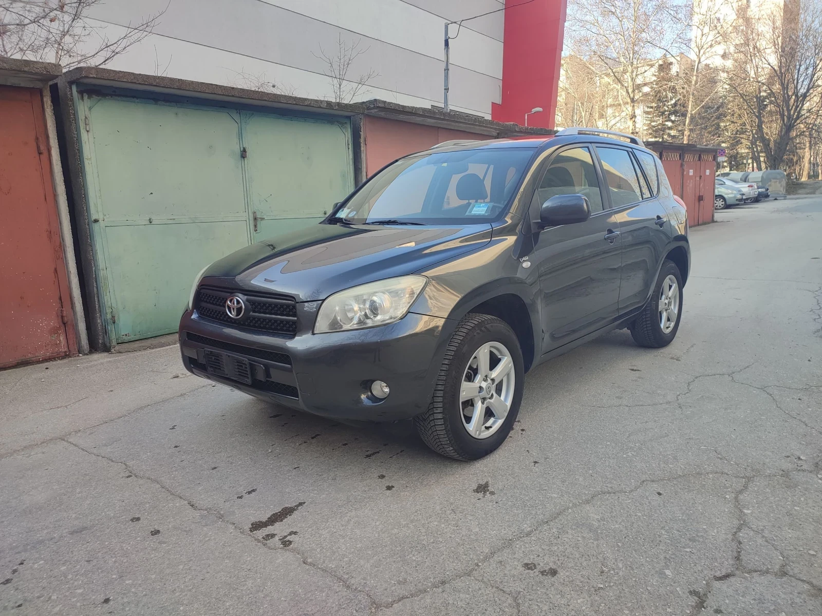 Toyota Rav4 2.2 D4D 6 скорости  | Mobile.bg — изображение 1