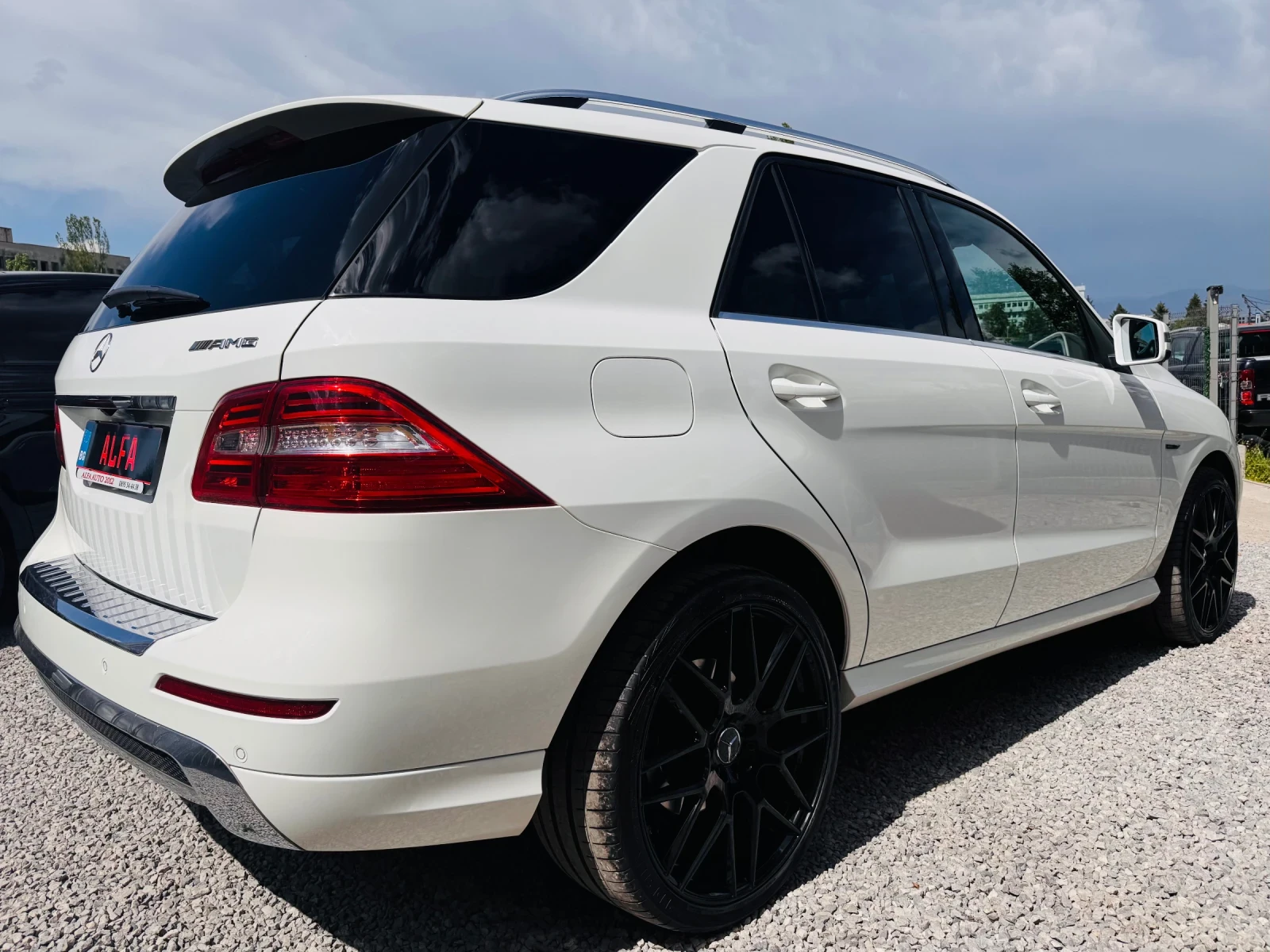 Mercedes-Benz ML 350 КАПАРИРАНА!!! - изображение 6
