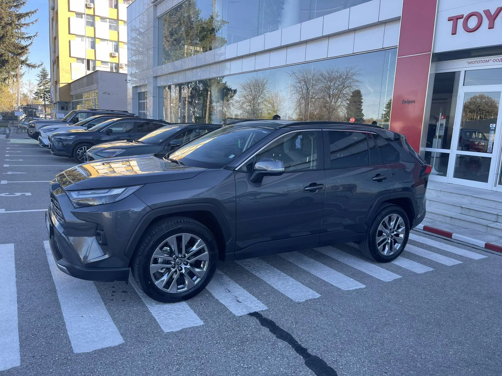 Toyota Rav4 2.5 HYBRID - изображение 4