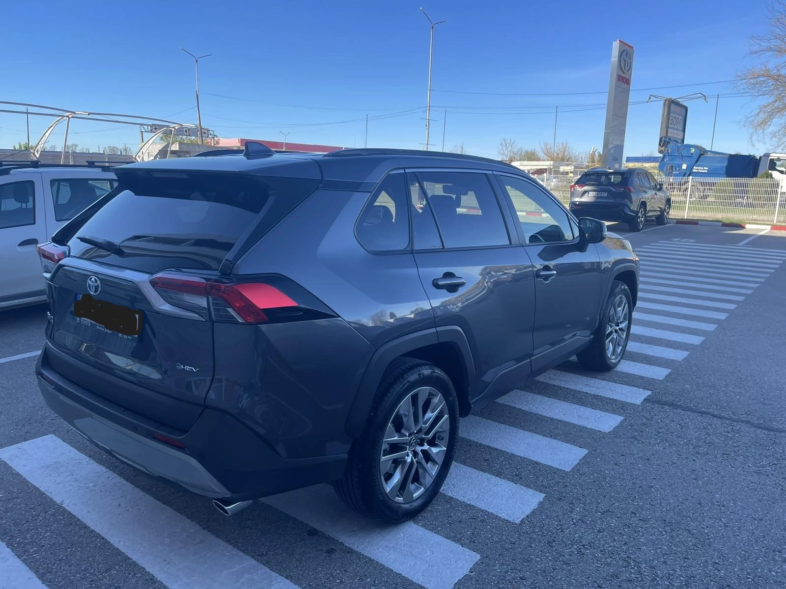 Toyota Rav4 2.5 HYBRID - изображение 5