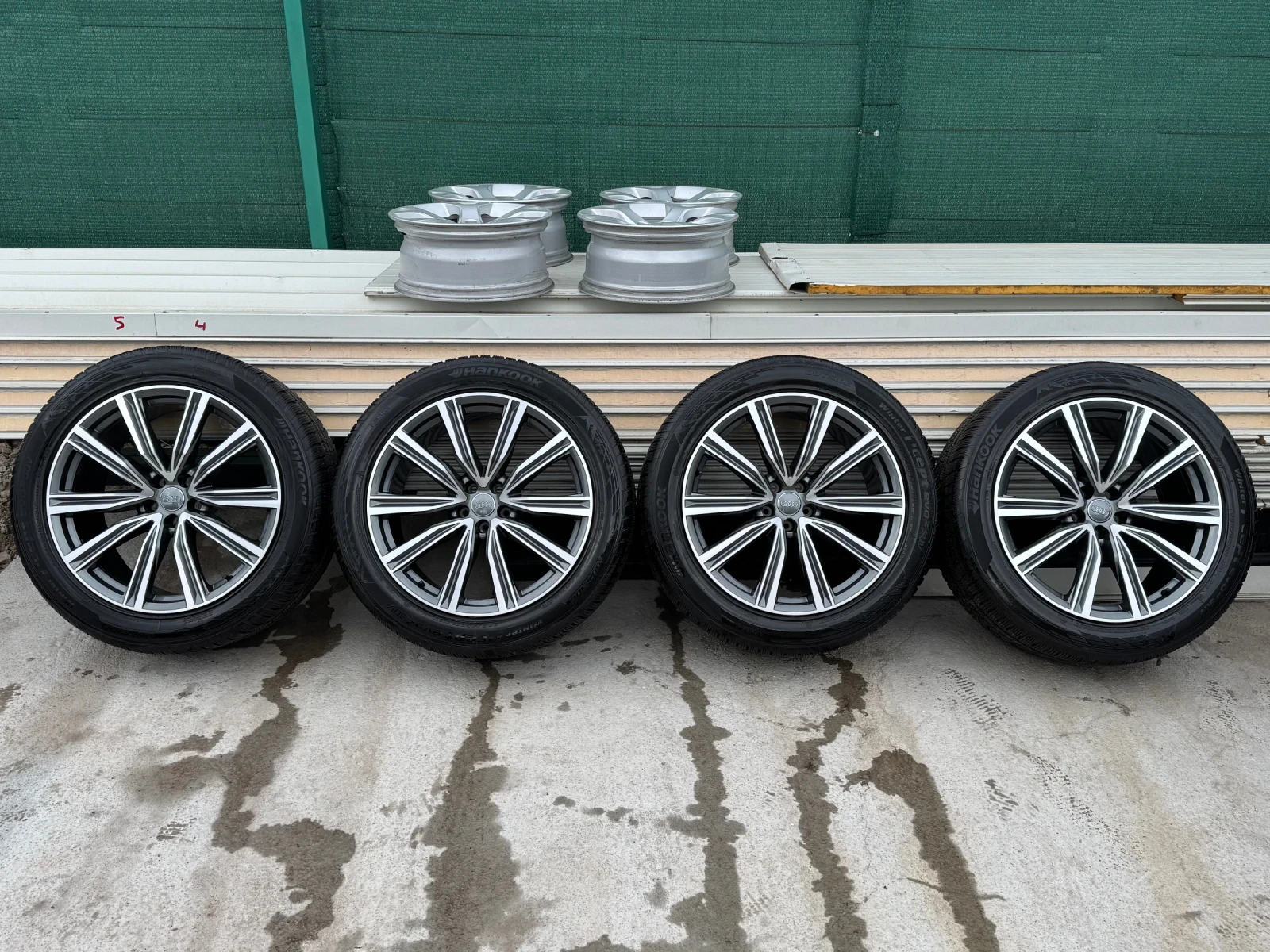 Audi Q8 ОРИГИНАЛНИ джанти 21 с гуми