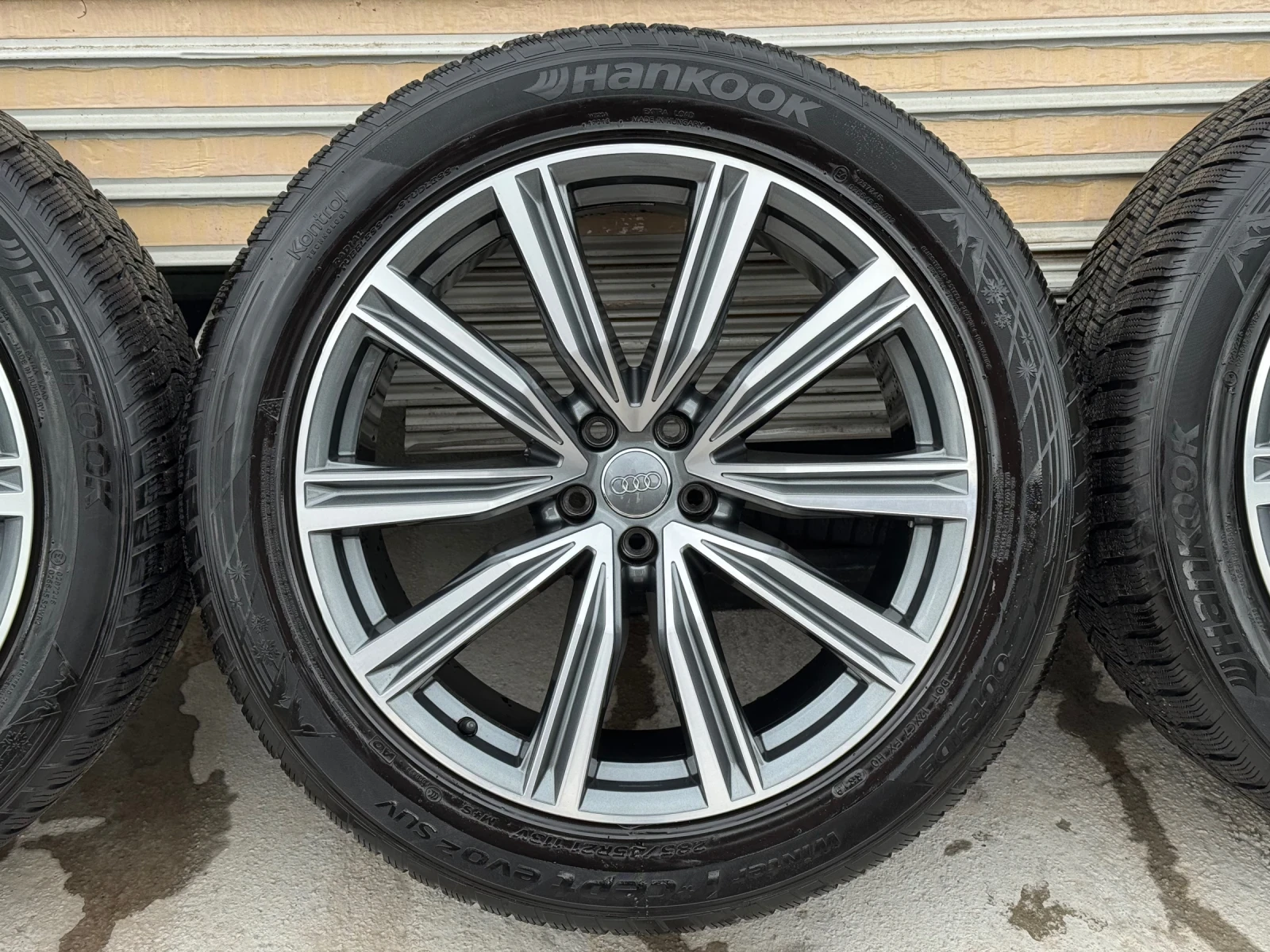 Audi Q8 ОРИГИНАЛНИ джанти 21 с гуми, снимка 3 - Автомобили и джипове - 53958407