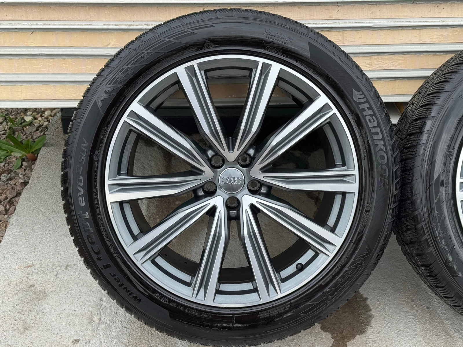 Audi Q8 ОРИГИНАЛНИ джанти 21 с гуми, снимка 2 - Автомобили и джипове - 53958407