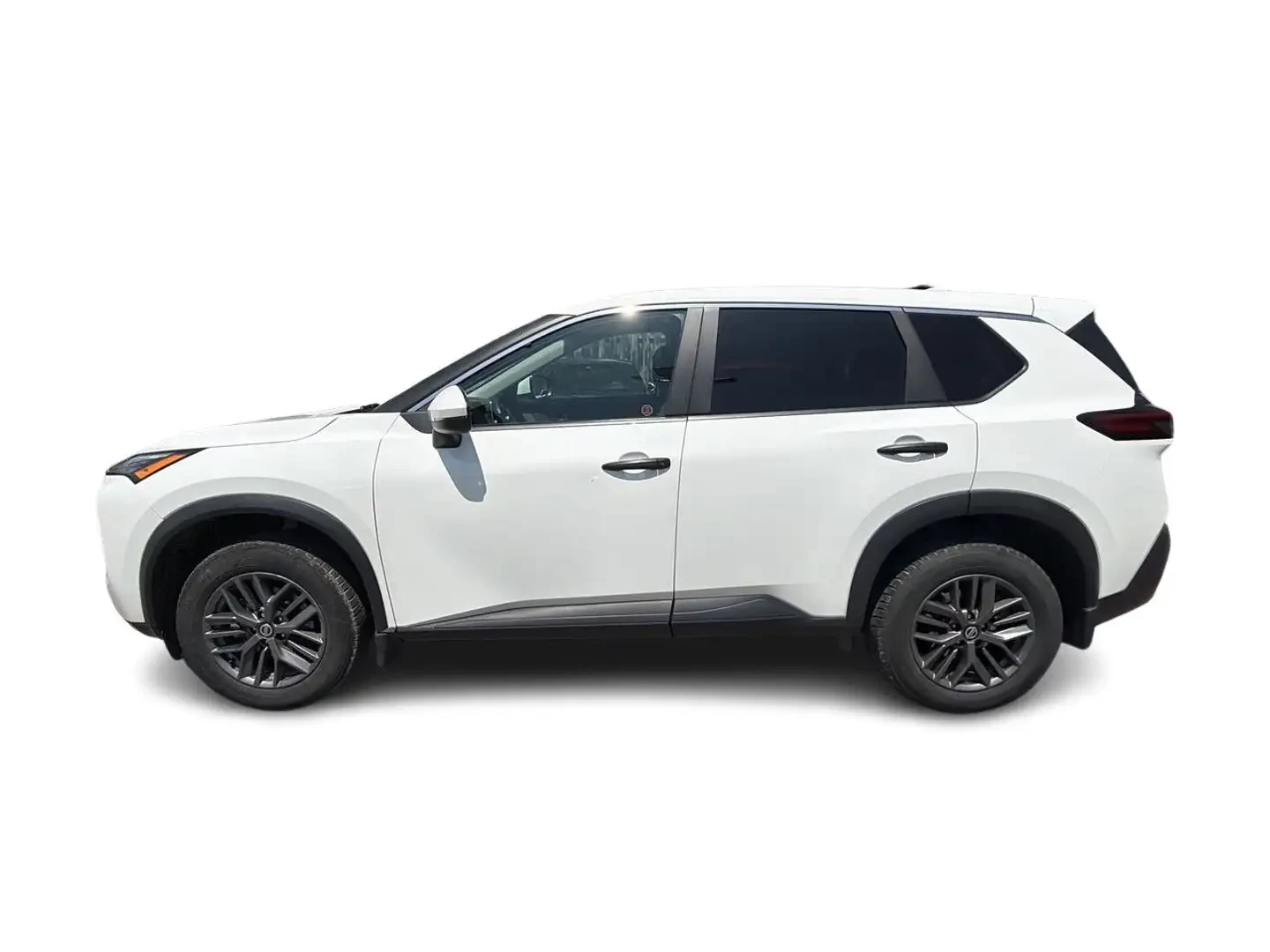 Nissan Rogue S AWD finished in Glacier White on Graphite cloth , снимка 7 - Автомобили и джипове - 54837788