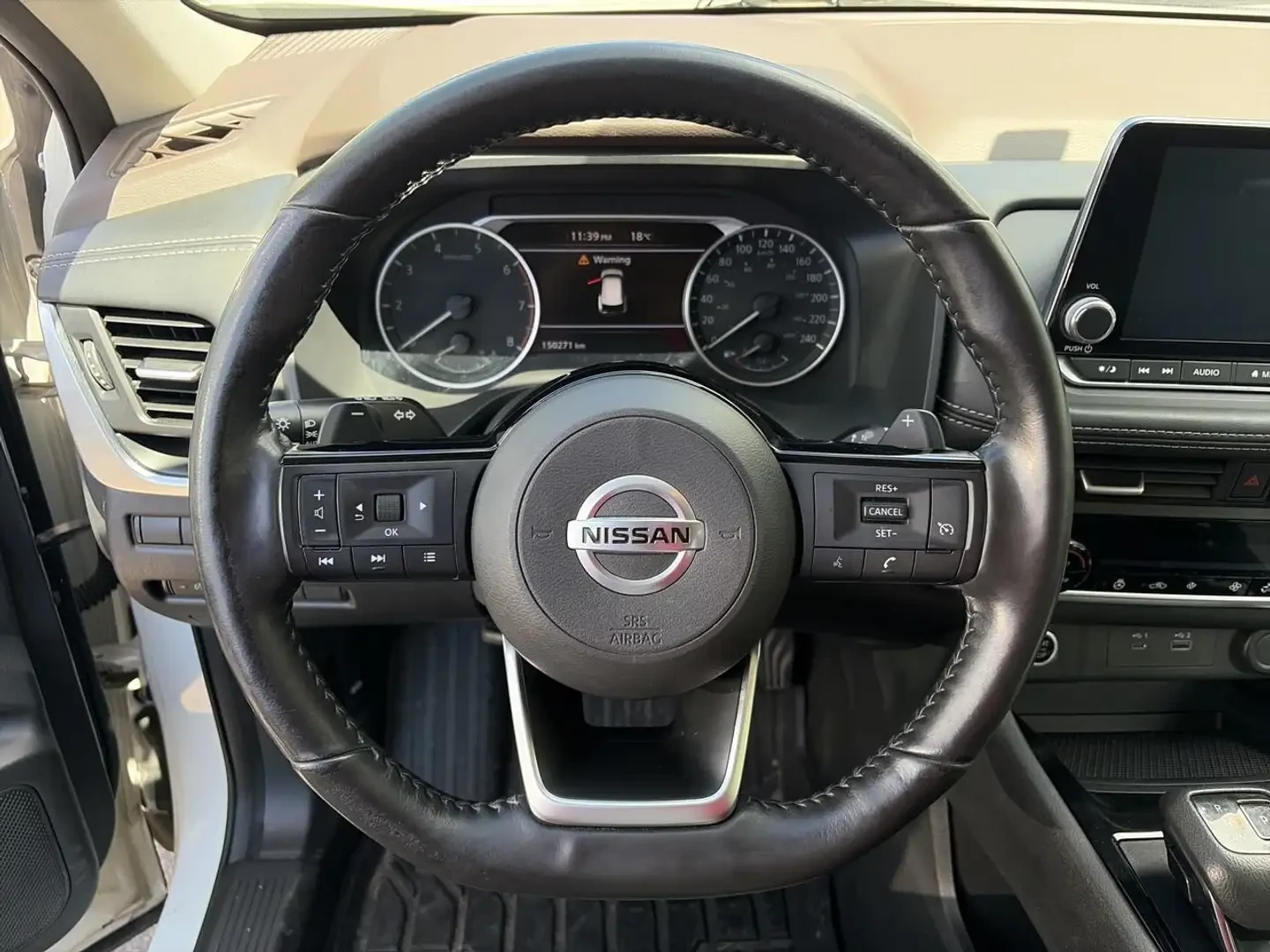 Nissan Rogue S AWD finished in Glacier White on Graphite cloth , снимка 12 - Автомобили и джипове - 54837788