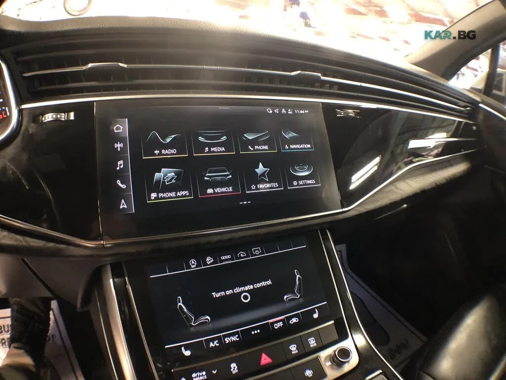 Audi Q7 Komfort * АвтоКредит * (ЦЕНА ДО БГ), снимка 13 - Автомобили и джипове - 55052687