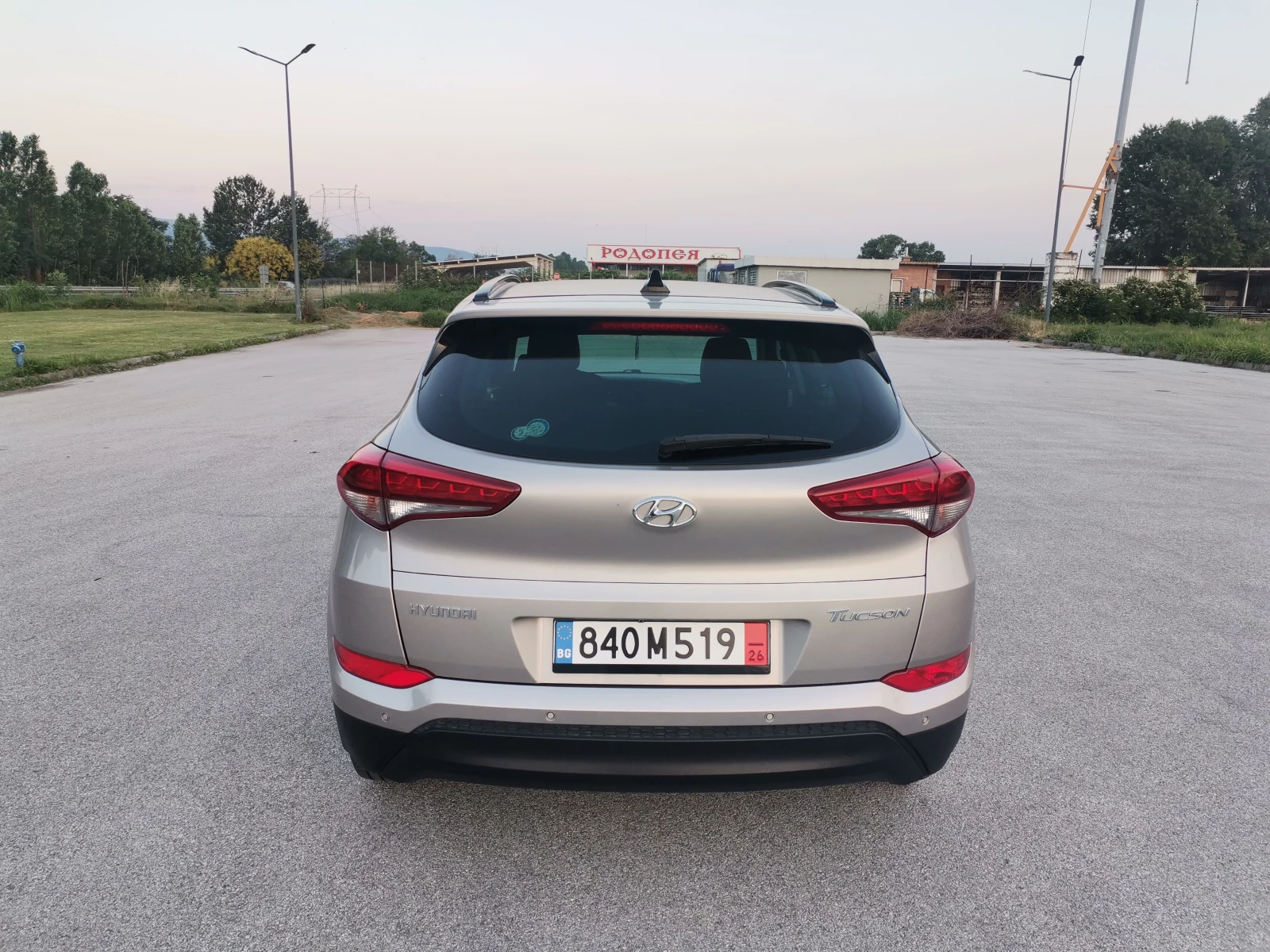 Hyundai Tucson  Xennon/Ст.Таван/, снимка 4 - Автомобили и джипове - 55092218
