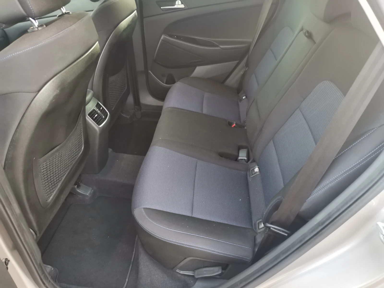 Hyundai Tucson  Xennon/Ст.Таван/, снимка 12 - Автомобили и джипове - 55092218