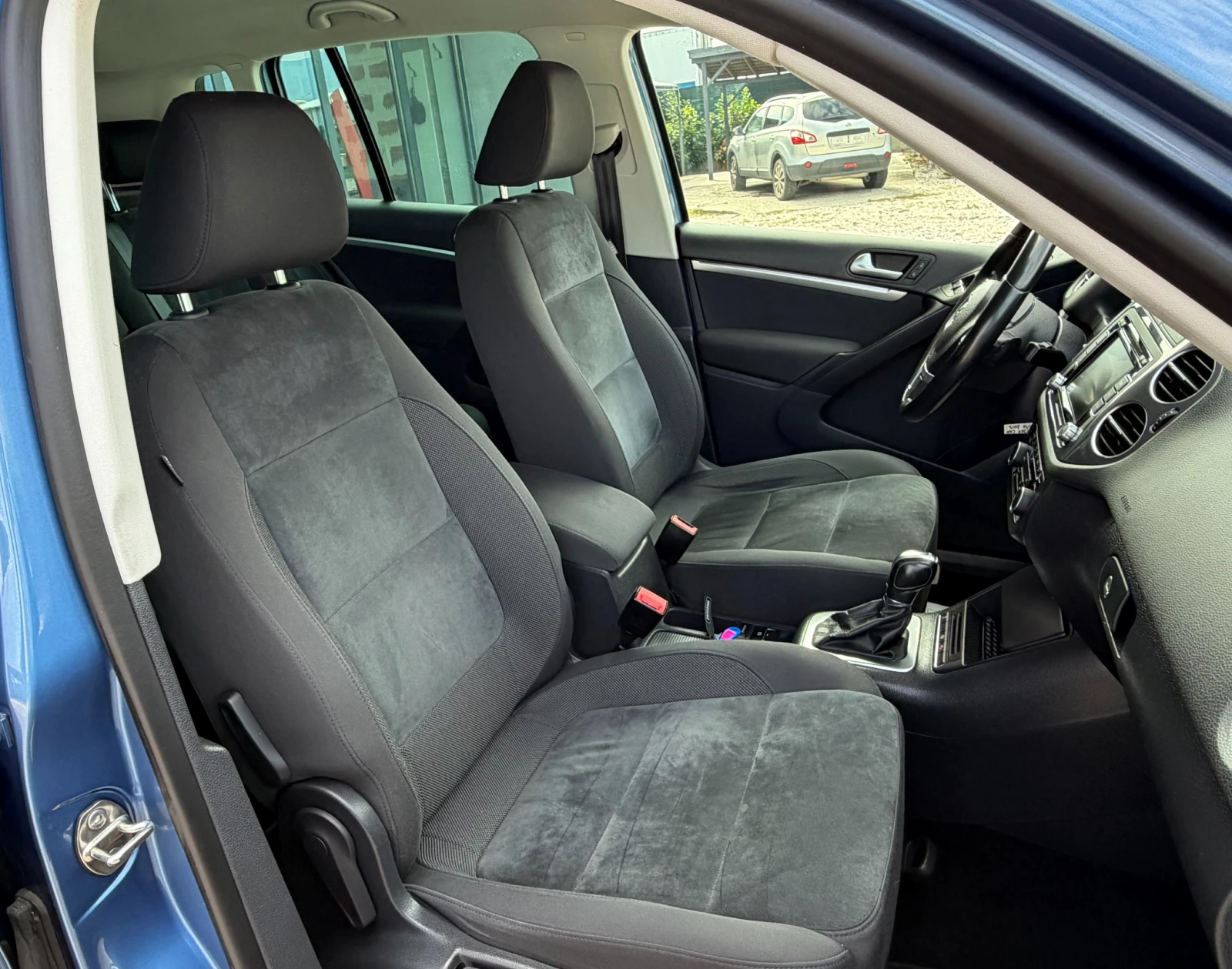VW Tiguan 2.0 TDI 4Motion, снимка 13 - Автомобили и джипове - 55429925