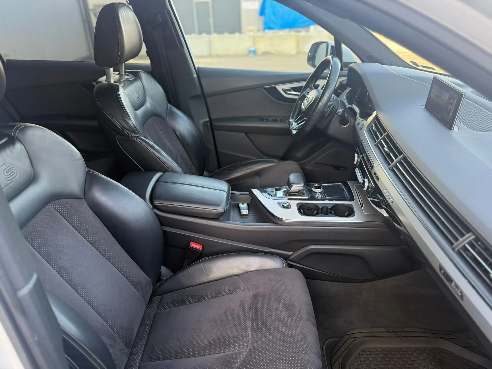 Audi Q7 S-Line| 3.0TDI| Matrix| Bose| Завиващ Заден Мост, снимка 8 - Автомобили и джипове - 55783909